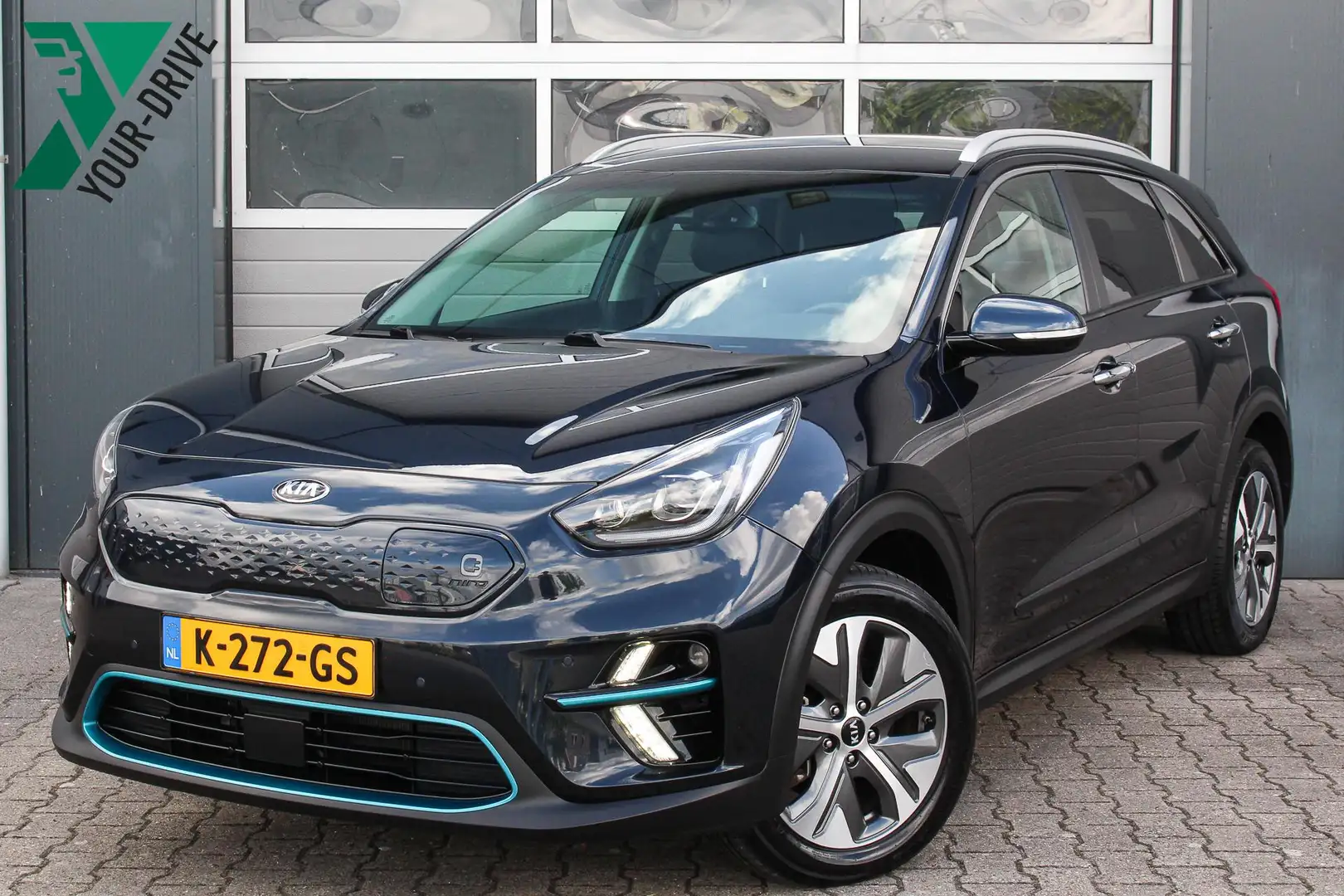 Kia e-Niro ExecutiveLine 64 kWh 204 PK | Facelift + 3 fase la Albastru - 1