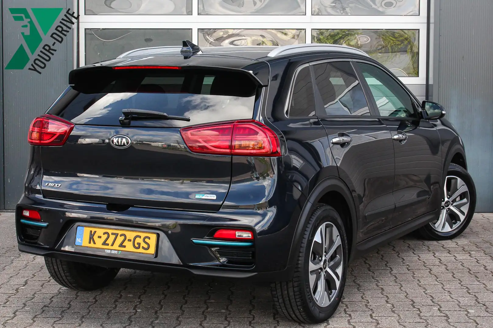 Kia e-Niro ExecutiveLine 64 kWh 204 PK | Facelift + 3 fase la Albastru - 2