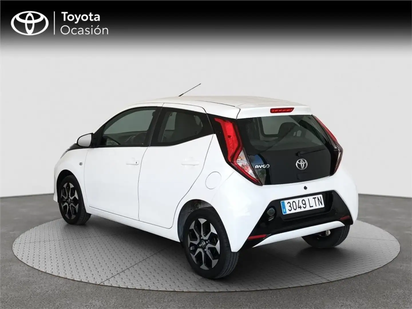 Toyota Aygo 5 Puertas x-play 70 Manual 5v - 2