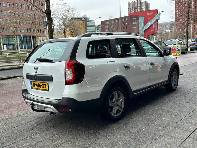 Dacia Logan view 3