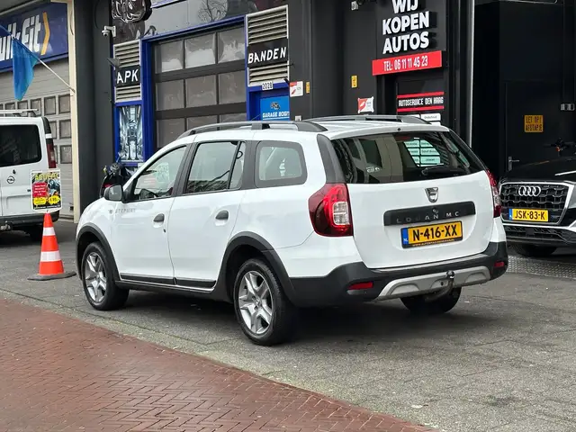 Dacia Logan view 2