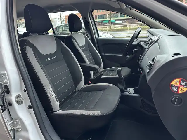 Dacia Logan view 10