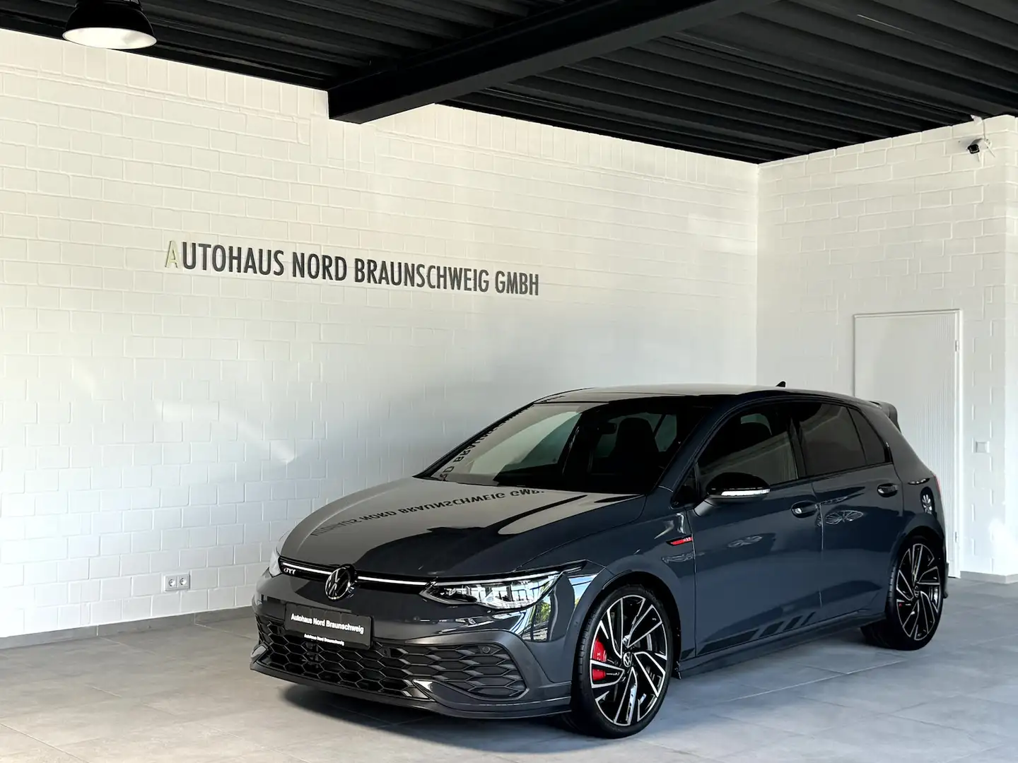 Volkswagen Golf GTI Clubsport 2.0 TSI*Pano*IQ*HUD*H&K*DCC* Grijs - 1