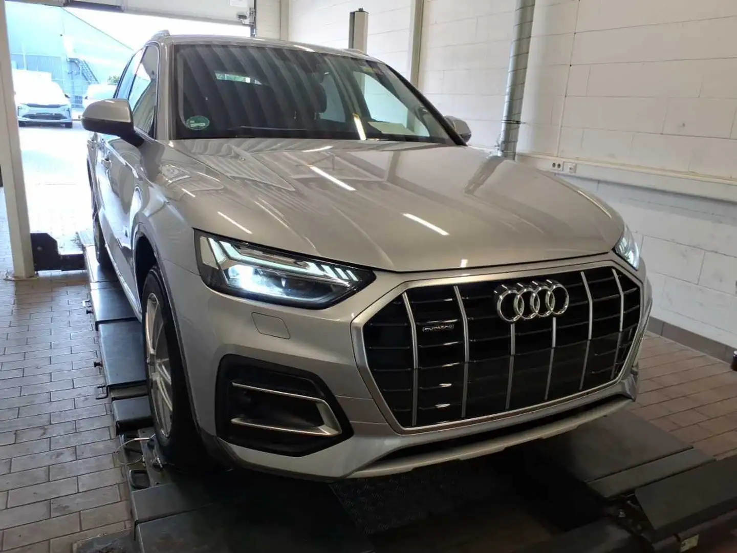 Audi Q5 advanced 50 TFSI e qu. B&O*Leder*Matrix*Navi Srebrny - 2