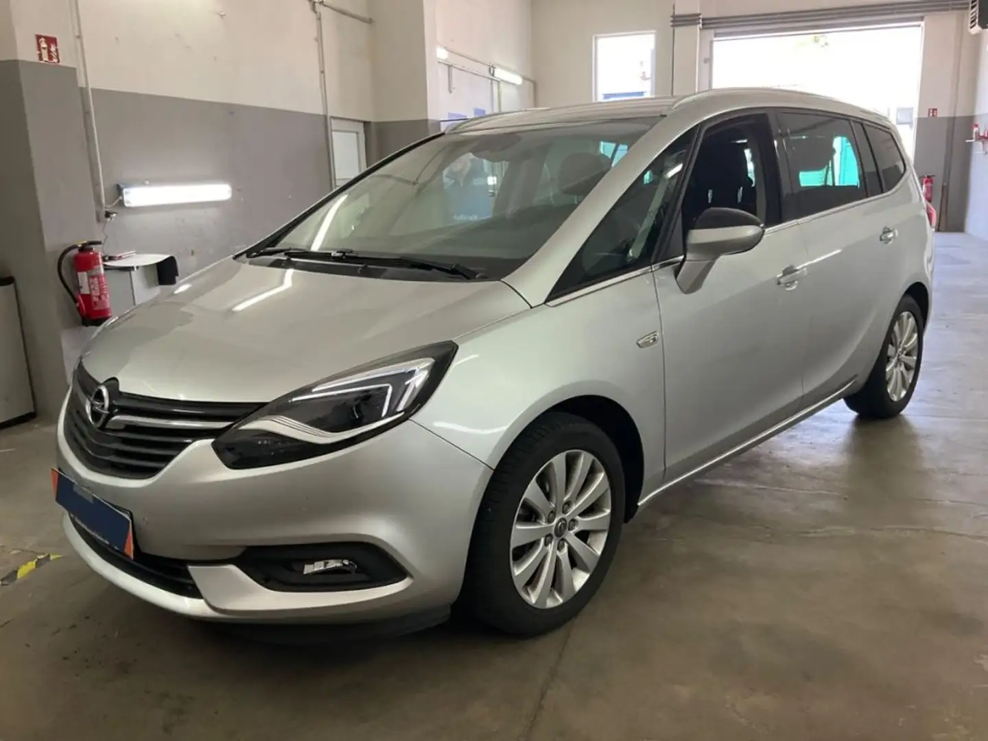 Opel Zafira Tourer 1.6 D Start/Stop Innovation Silber - 1