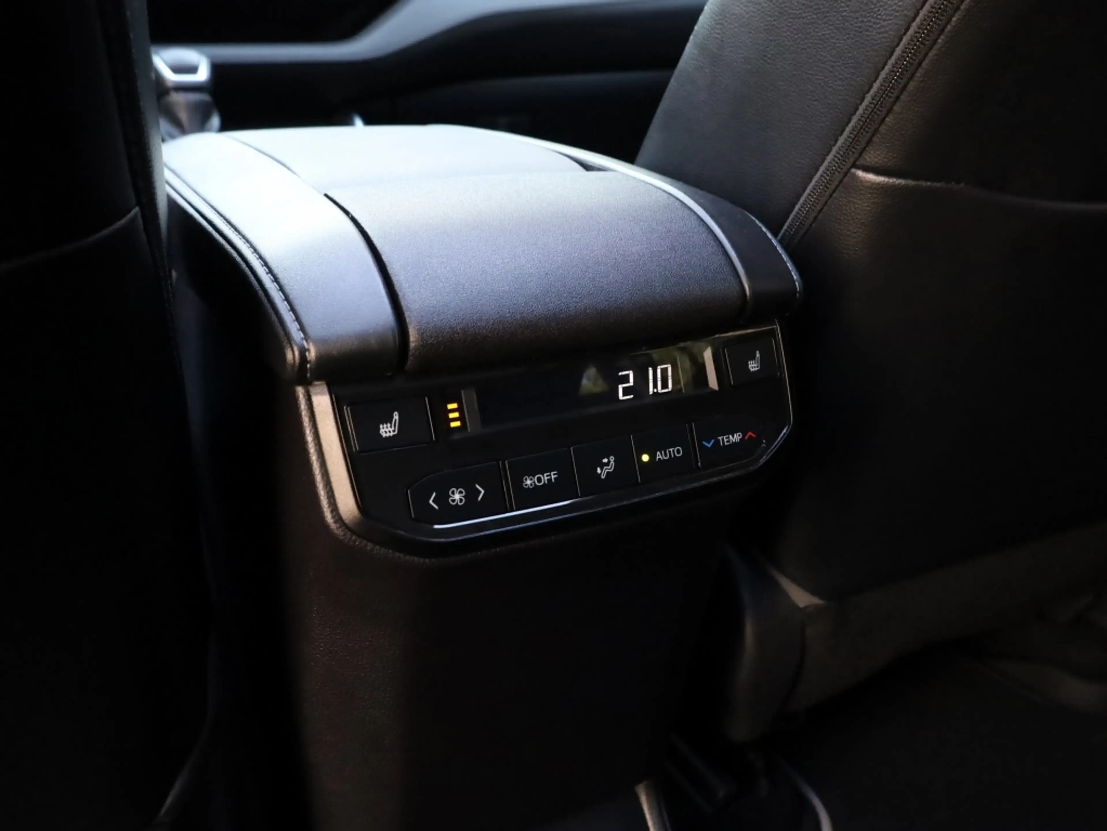 Toyota Highlander 2.5 AWD Hybrid Premium | Panoramadak | 360 Camera — photo 15