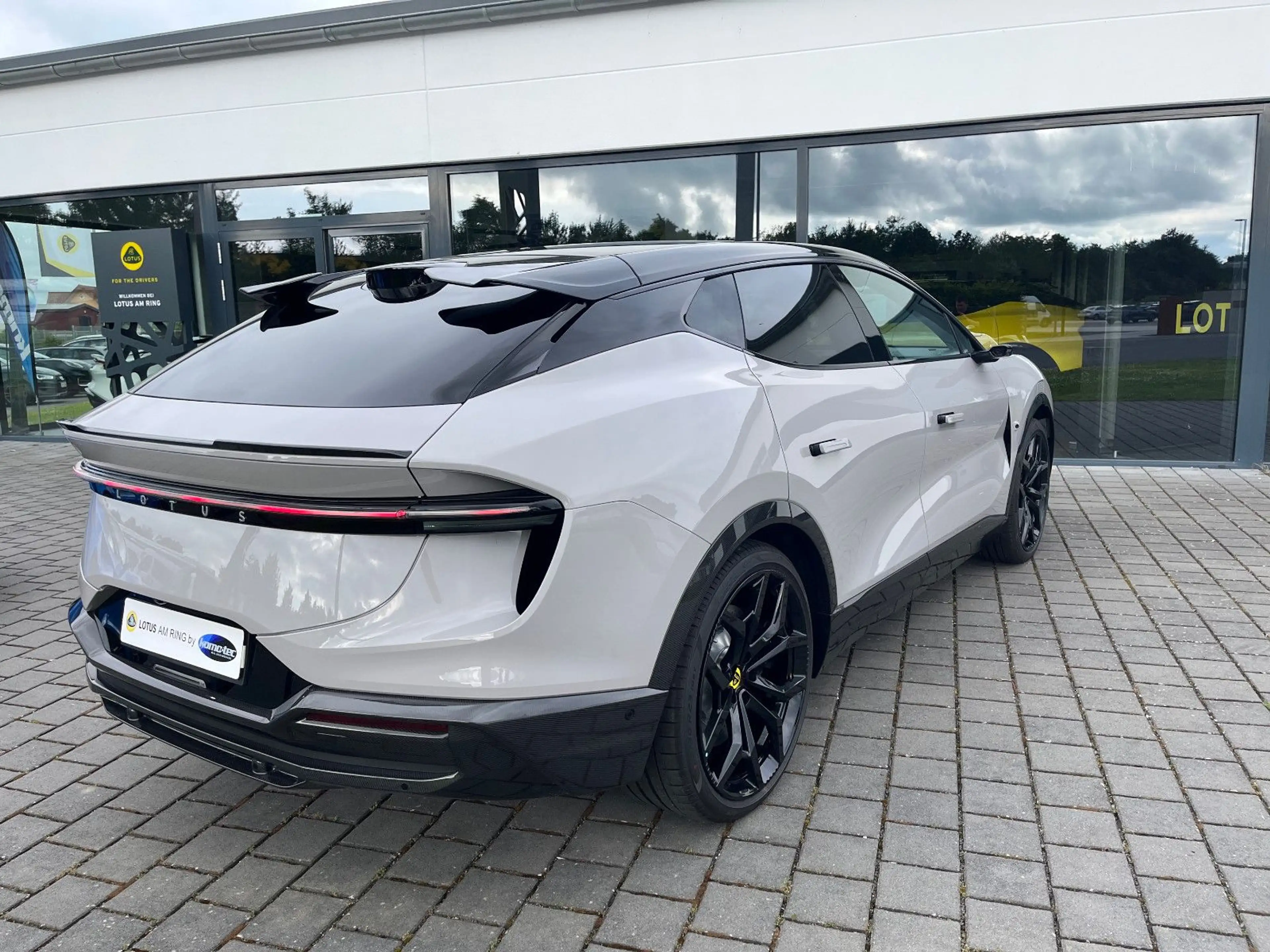 Lotus Eletre S - Full Carbon Pack Int- & Exterieur,23" — photo 7