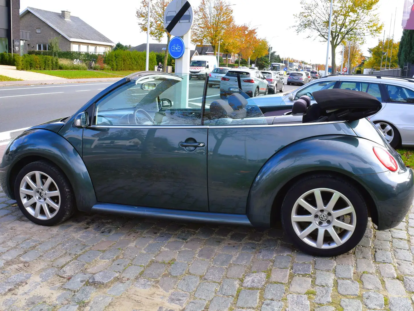 Volkswagen New Beetle 1.4i/Cabrio/HISTORY/GARANTIE Grijs - 2