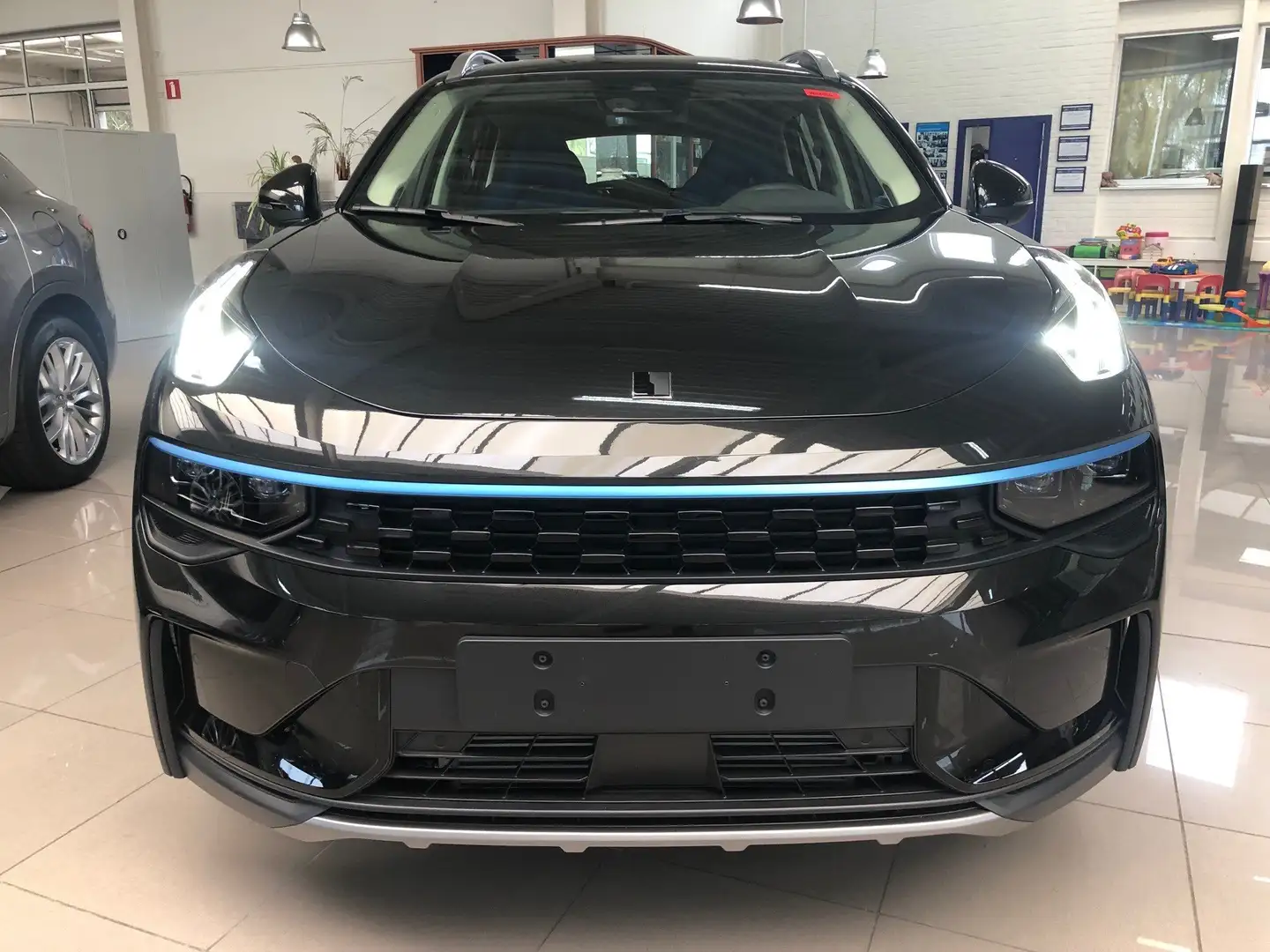 Lynk & Co 01 HEV 1.5 T AUTOMAAT + PANO DAK/WINTER SET! Чорний - 2