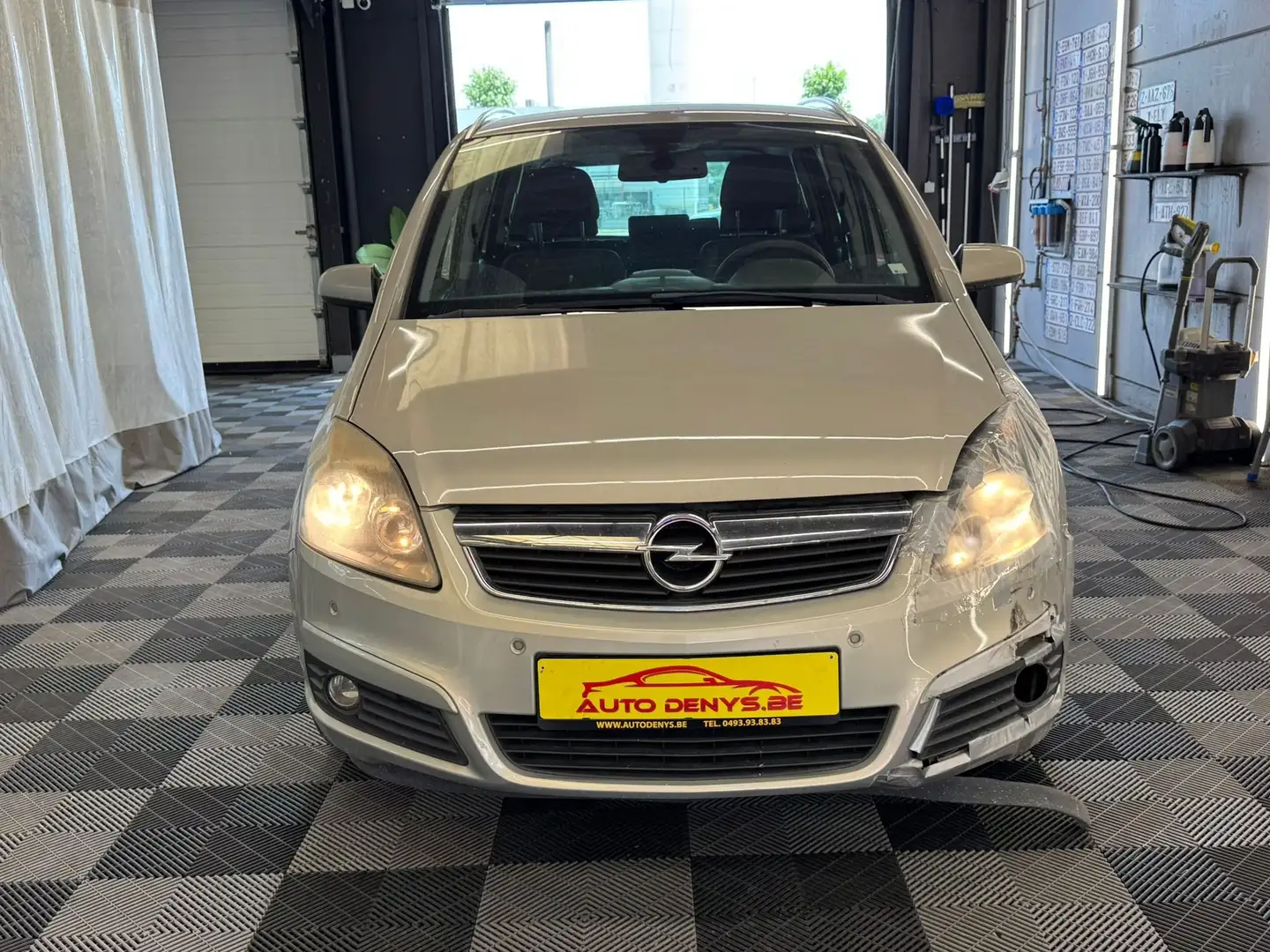 Opel Zafira 1.8I 203.000 Km. Bj. 2007 AUTOMAAT Gris - 2
