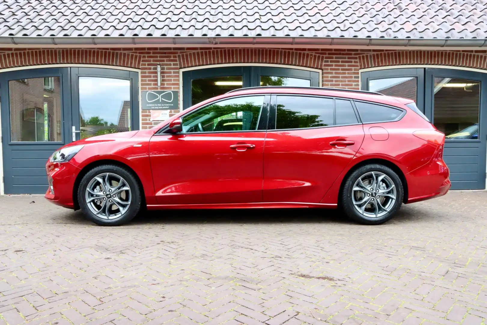 Ford Focus Wagon 1.0 EcoBoost ST Line Business | NAVIGATIE | Rouge - 2
