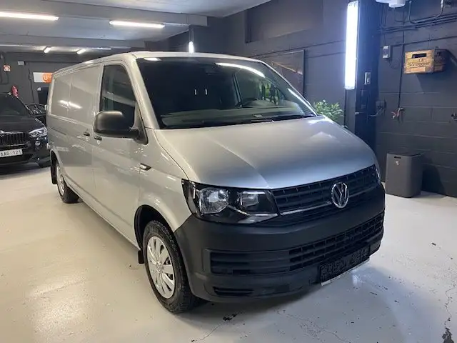 Volkswagen T6 Transporter 2.0 TDi SCR * LONG CHASSIS* 12 MOIS DE GARANTIE **