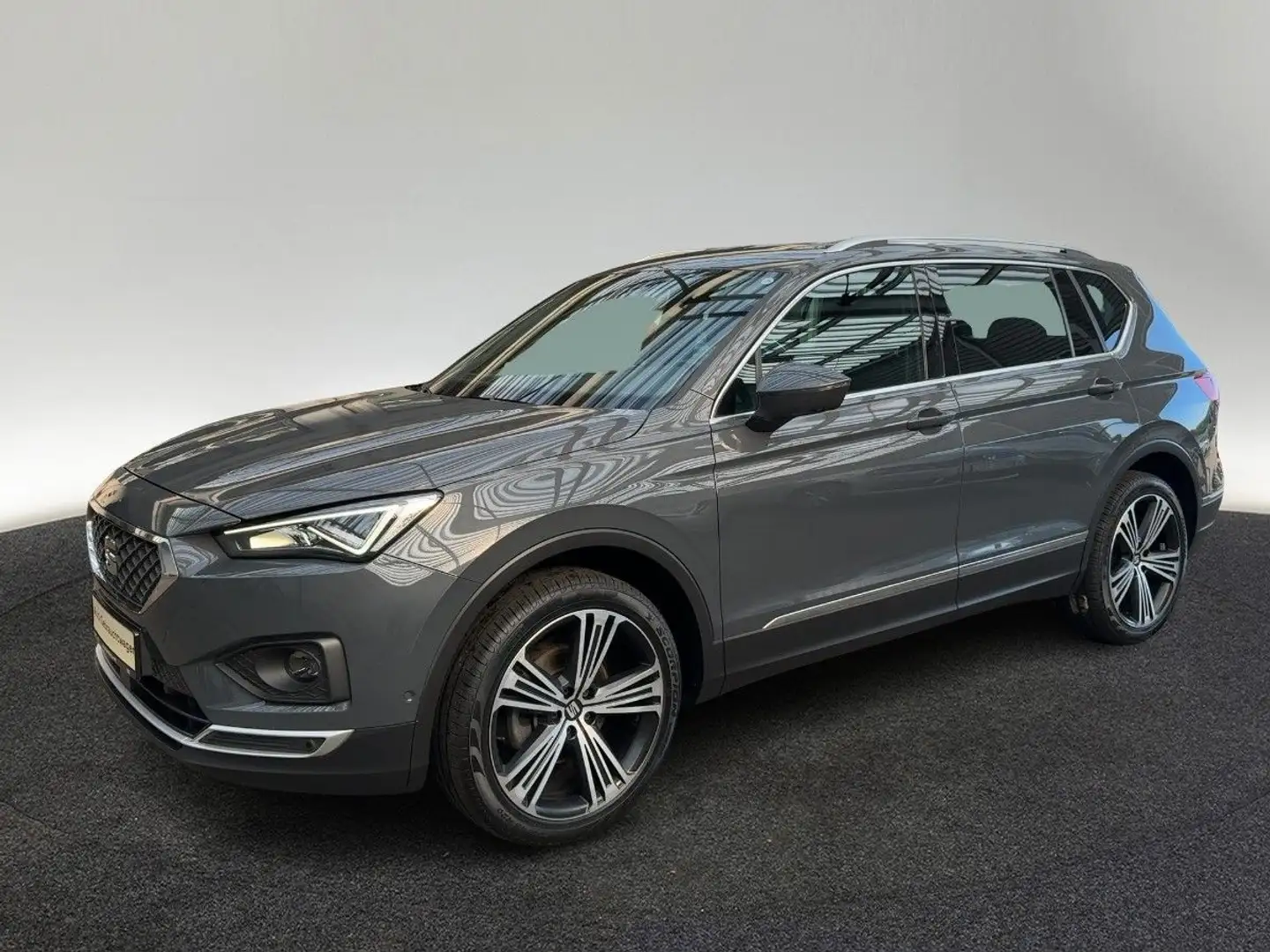 SEAT Tarraco 2.0 TDI Xcellence DSG LED Kamera Sitzhei Grijs - 2