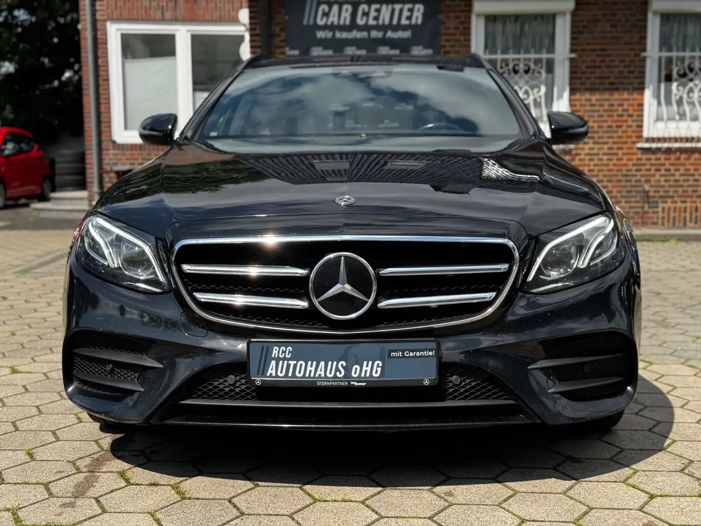 Mercedes-Benz E 300 E300de AMG Pano Wide Burm AHK DIstr Kamera Schwarz - 2