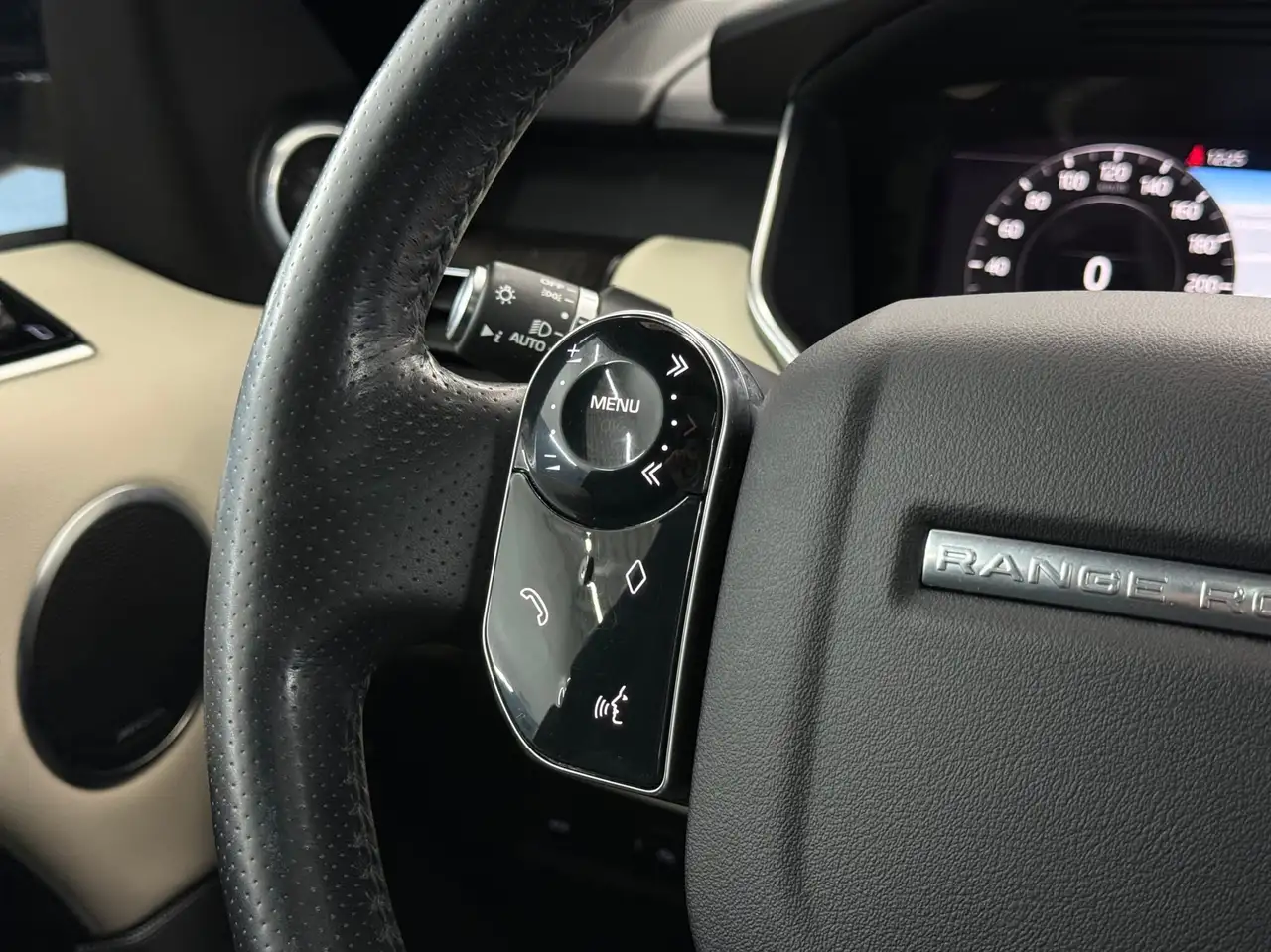 Land Rover Range Rover Sport снимка Land Rover Range Rover Sport