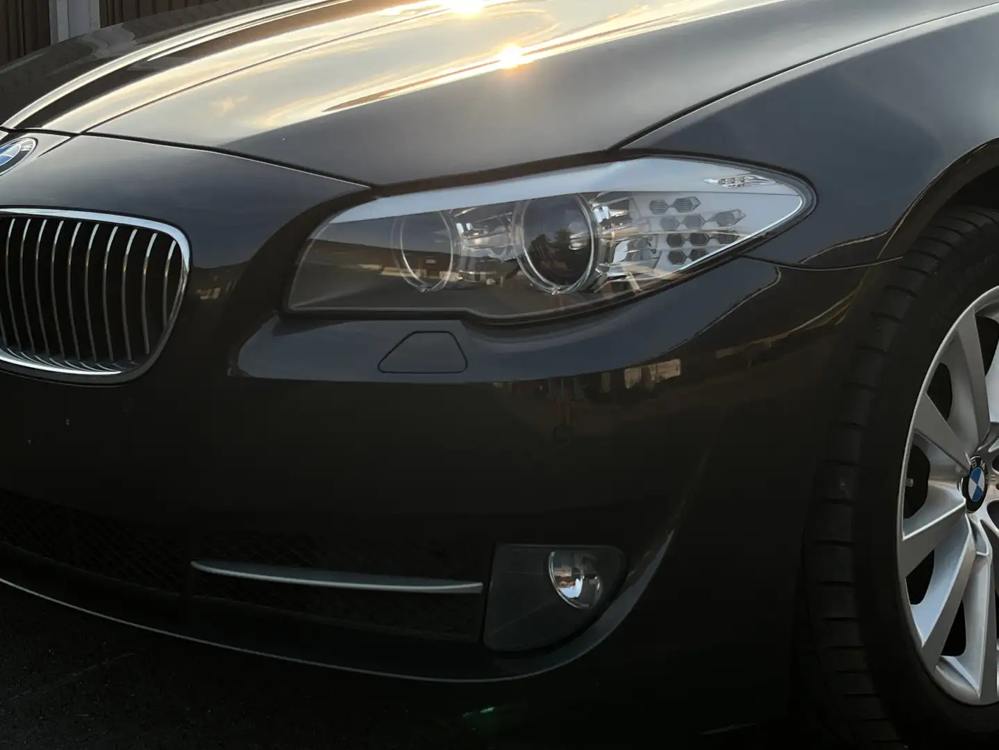 BMW 520 520 d F11 PANO AUTOMATIK XENON PDC 18 ZOLL Gris - 2