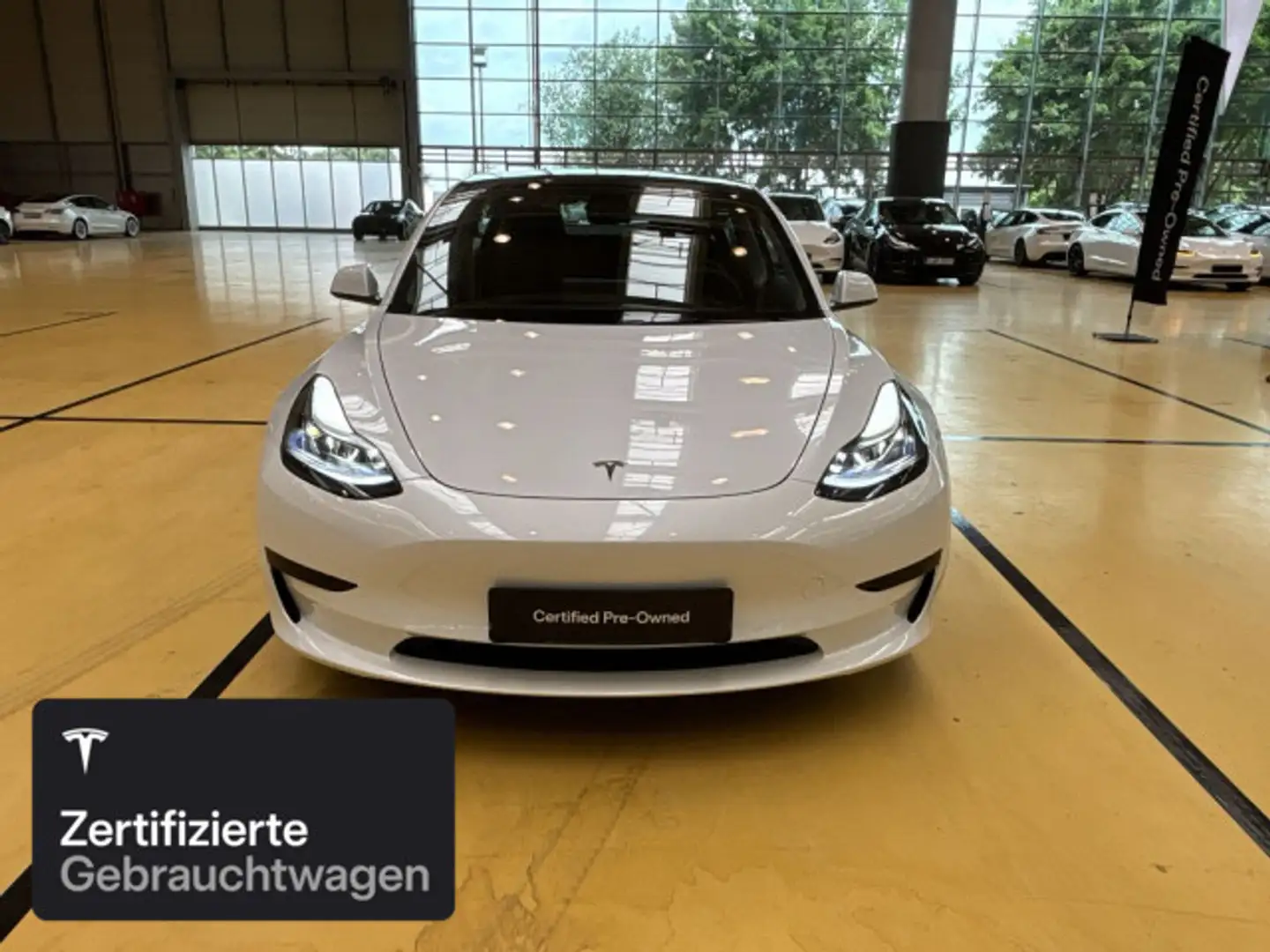 Tesla Model 3 Rear-Wheel Drive Weiß - 2