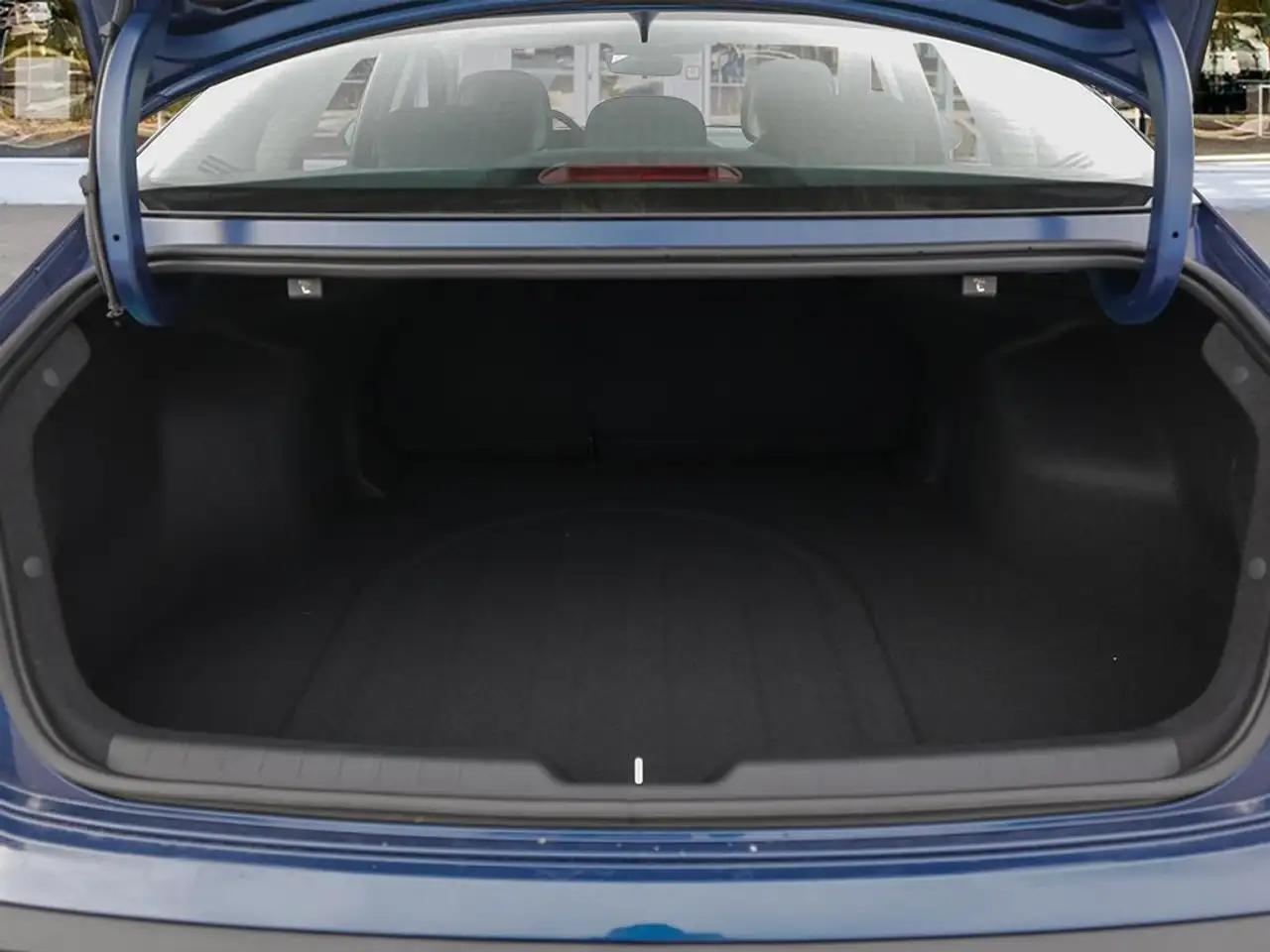 Kia K4 снимка Kia K4