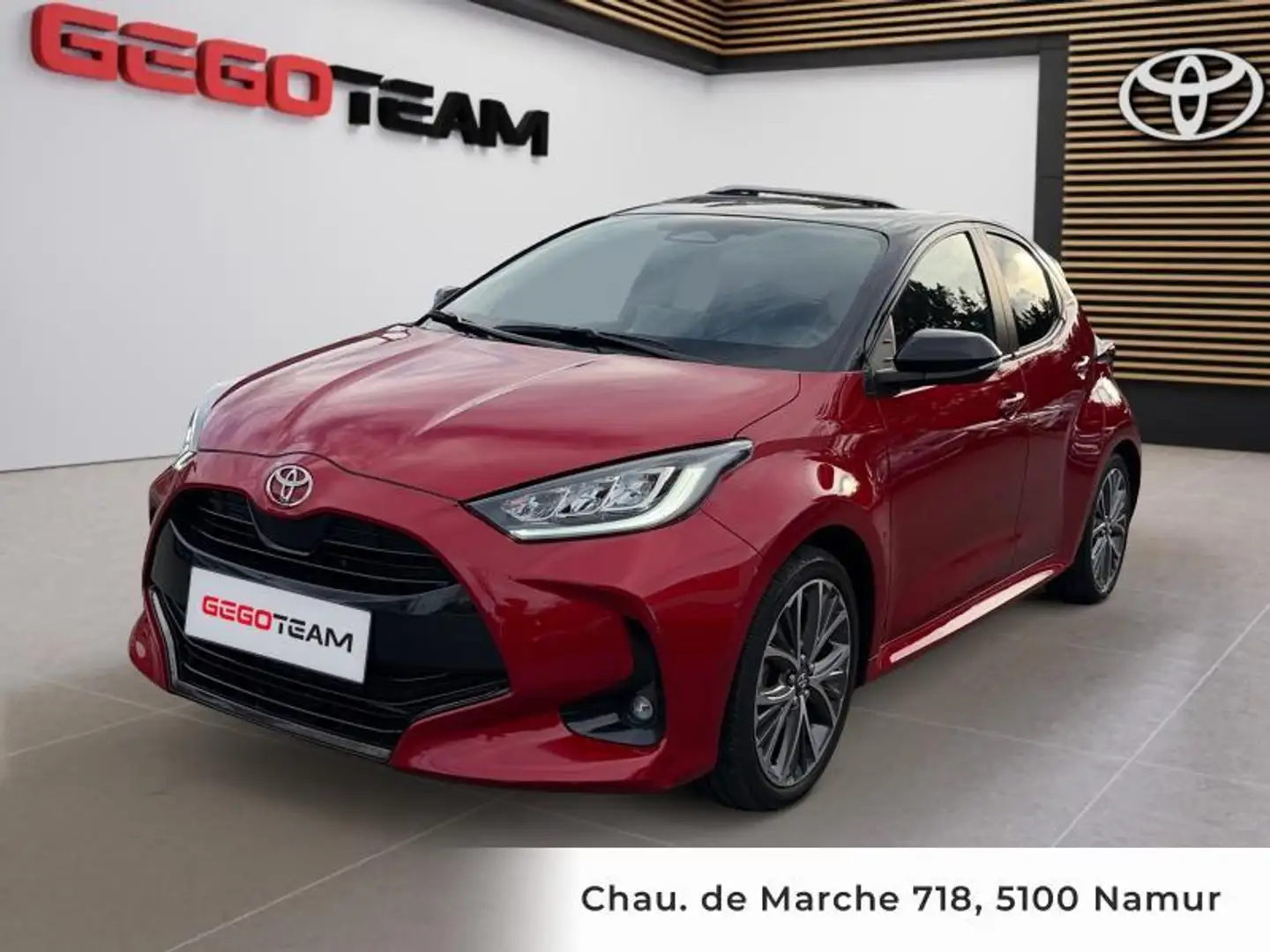 Toyota Yaris Style Rojo - 1