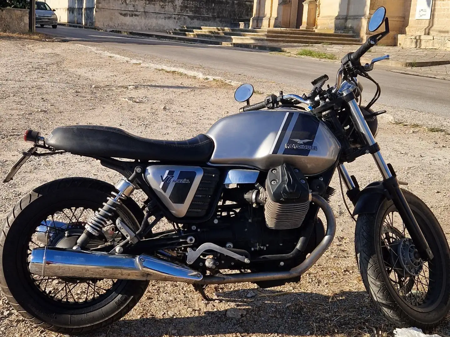 Moto Guzzi V 7 Special Argento - 1