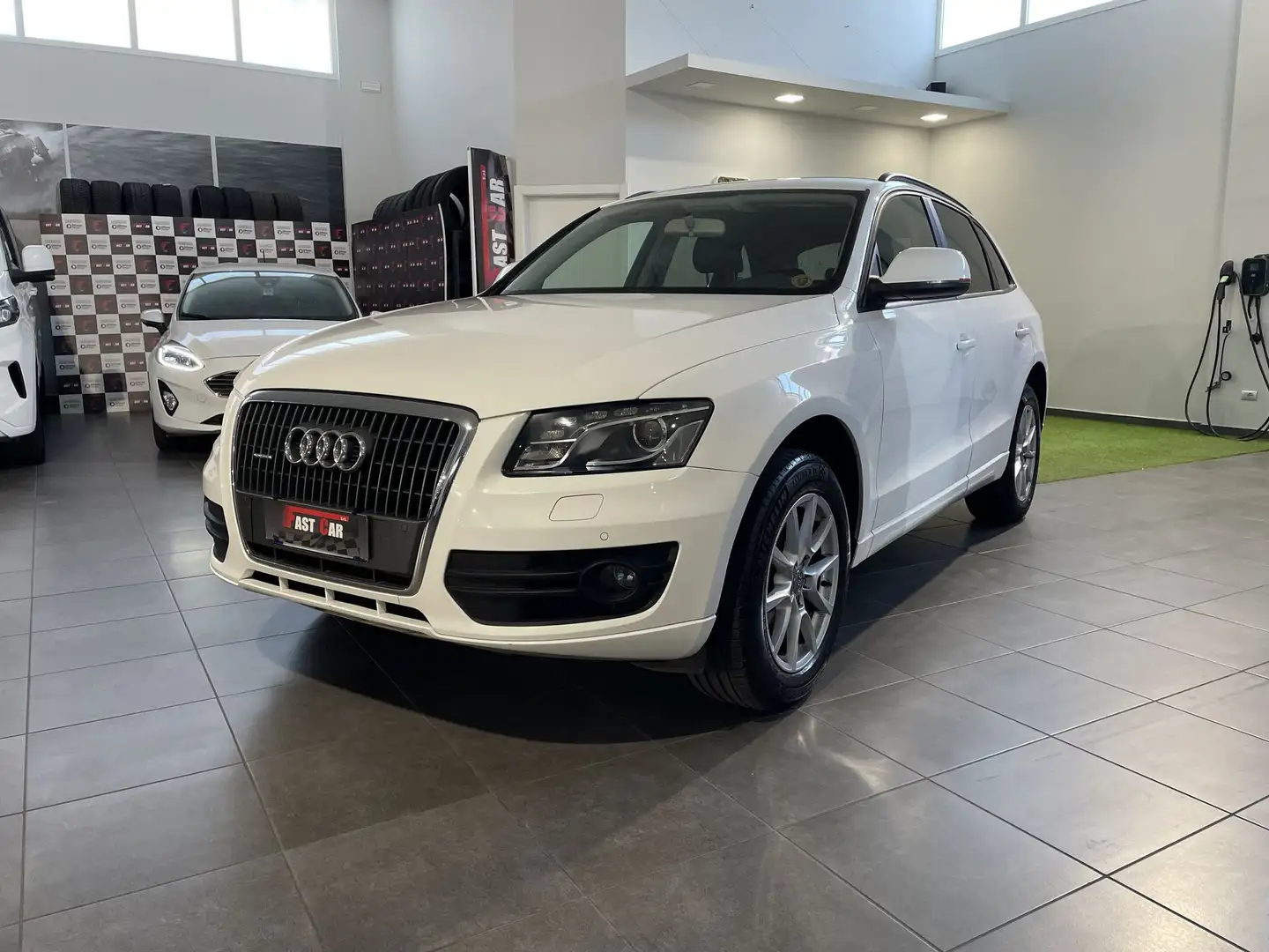 Audi Q5 Q5 2.0 TFSI 211 CV quattro S tronic Weiß - 1