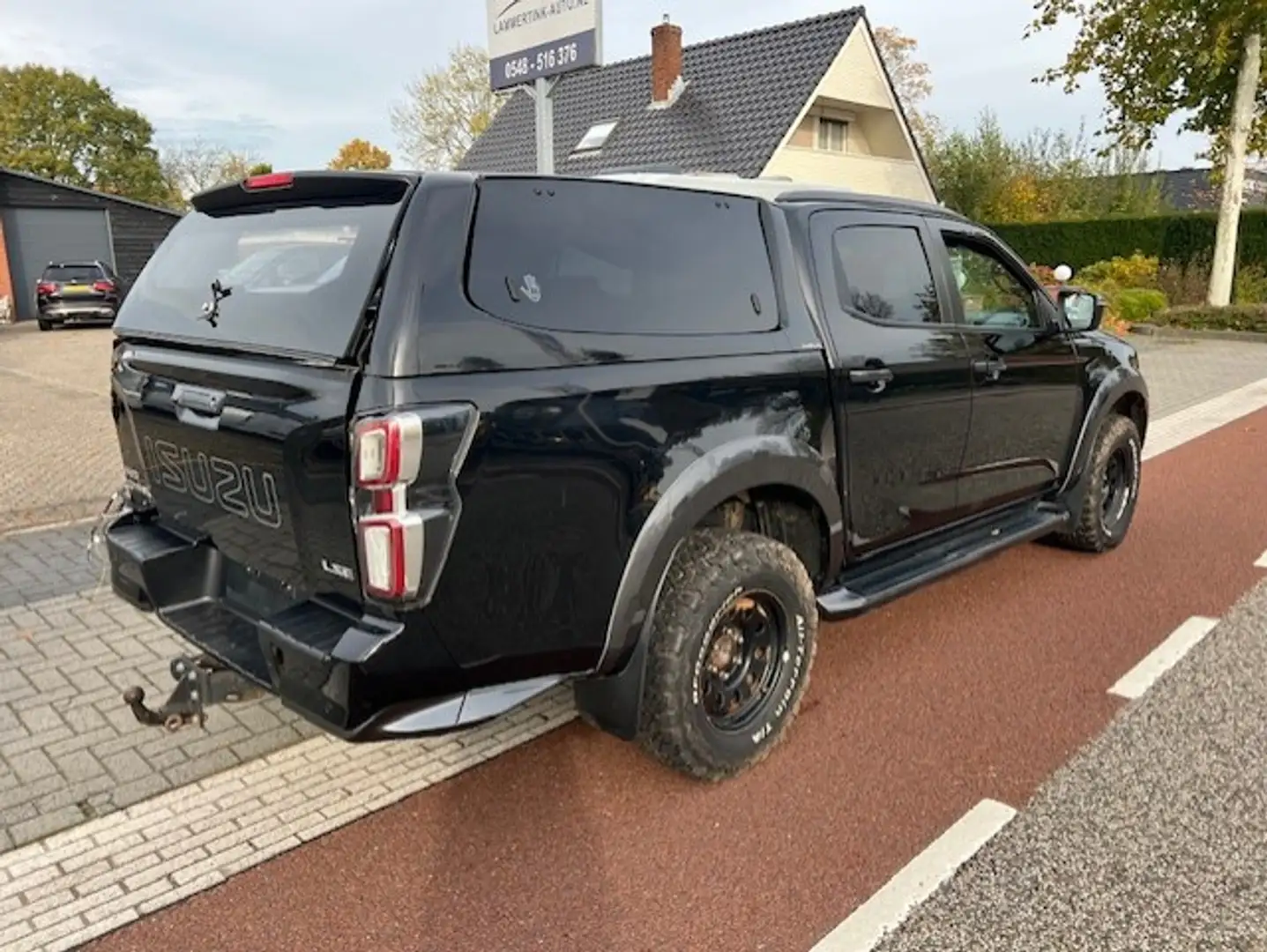 Isuzu D-Max 1.9D 120KW Double Cab V-Cross AUTOM. 4WD KLIMA LEE Schwarz - 2