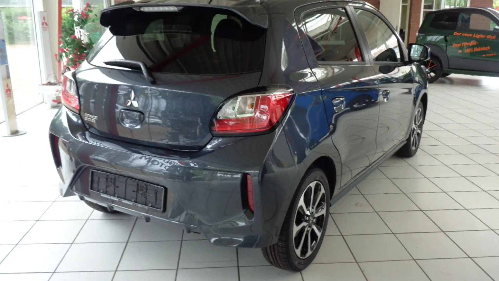 Mitsubishi Space Star 1.2 Select + #Kamera#Sitzhzg#Tempomat Gris - 2