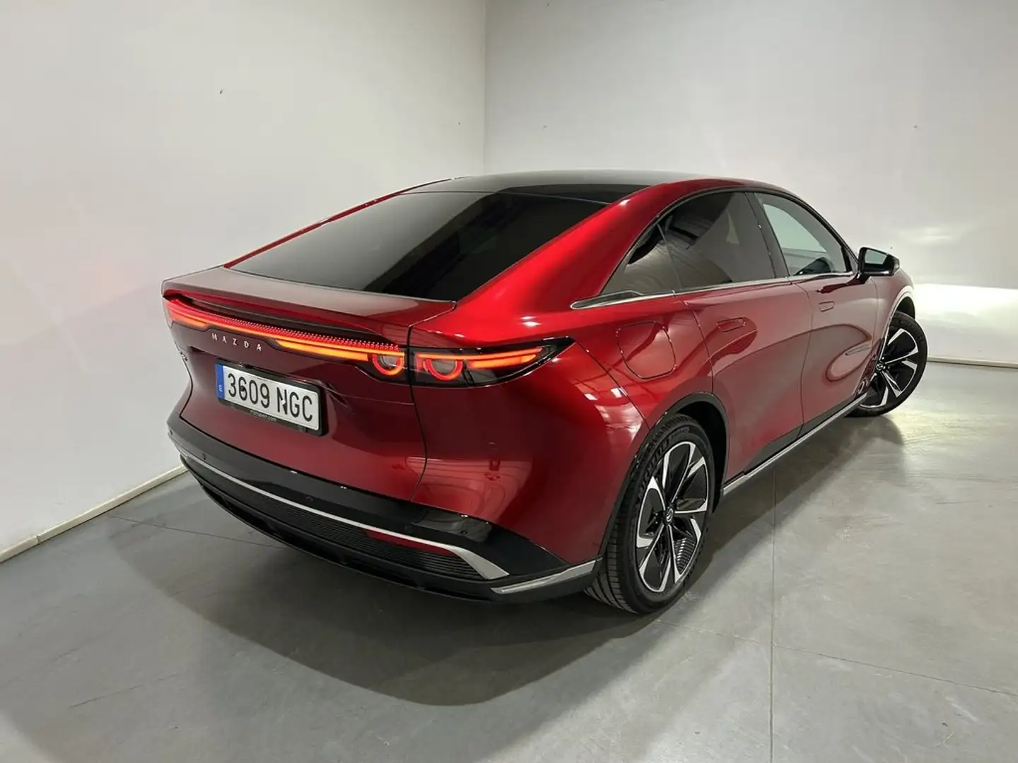 Mazda 6 EV 258 CV RWD Takumi Rojo - 2