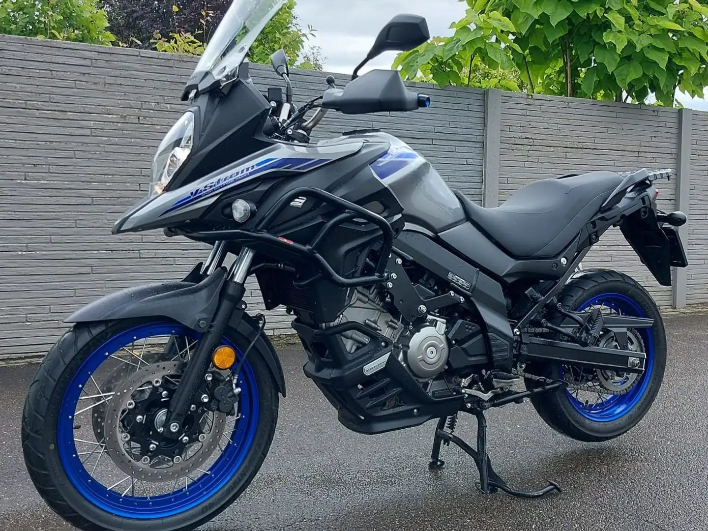 Suzuki V-Strom 650 XT Gri - 1