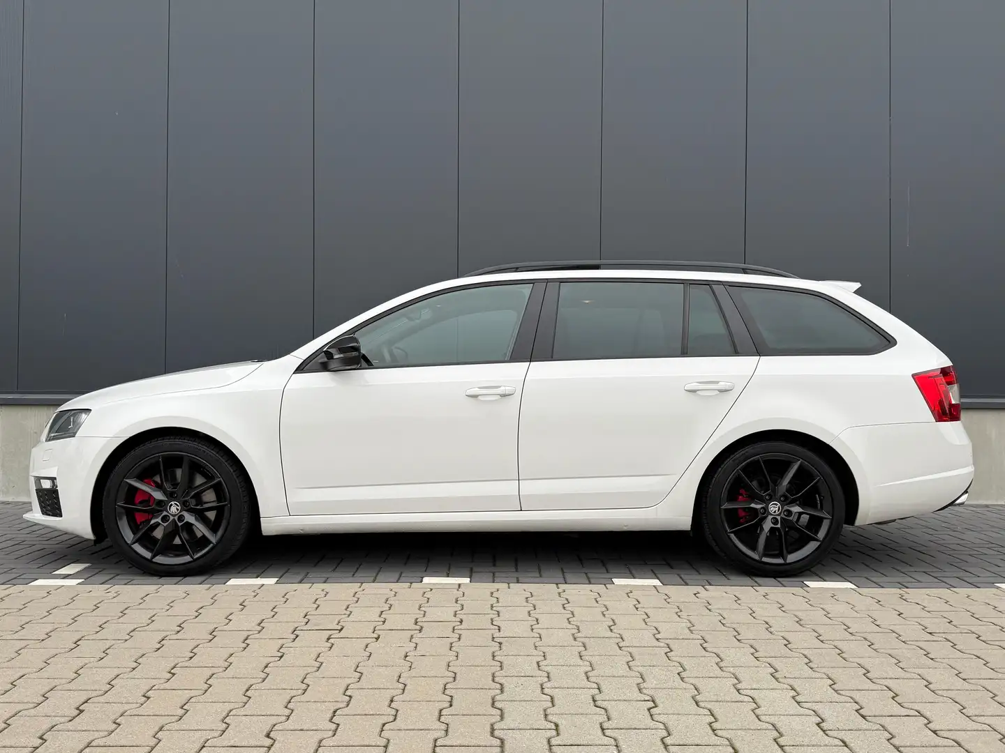 Skoda Octavia Octavia 2.0 TSI RS DAB PANO NAVI Wit - 2