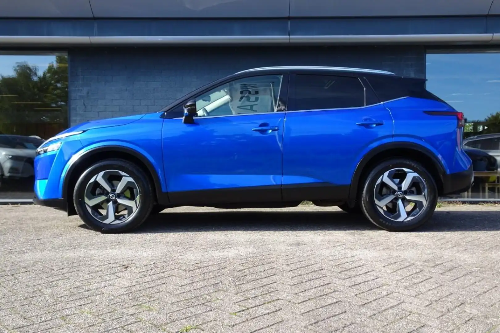 Nissan Qashqai 1.3 Mild-Hybrid 158pk Xtronic Premiere Edition Blauw - 2