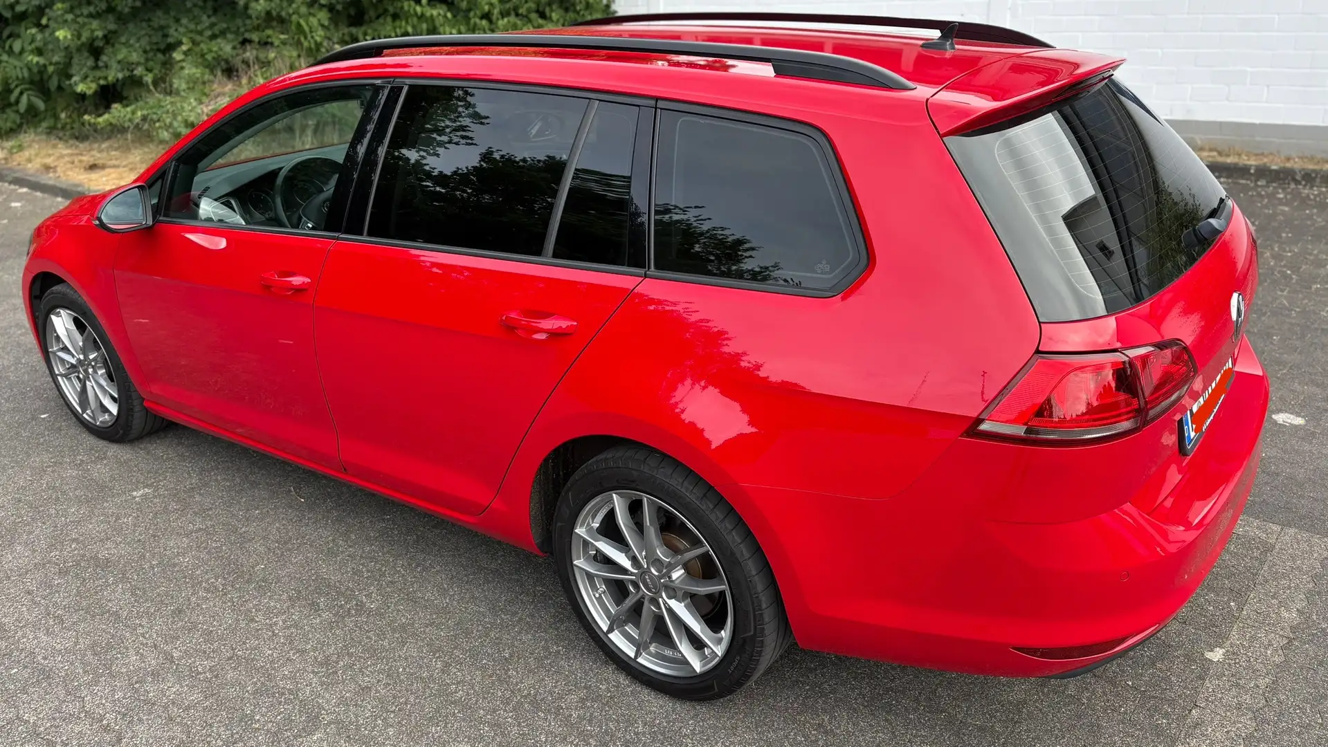 Volkswagen Golf Variant 1.6 BlueTDI DSG Trendline Rot - 2