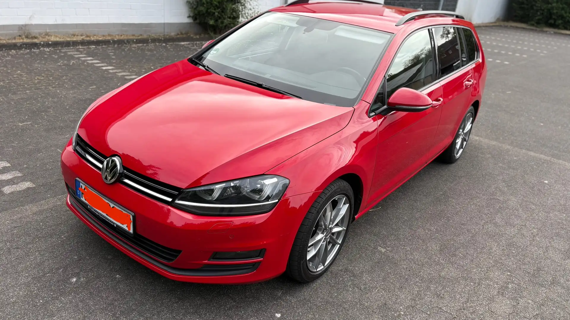 Volkswagen Golf Variant 1.6 BlueTDI DSG Trendline Rot - 1