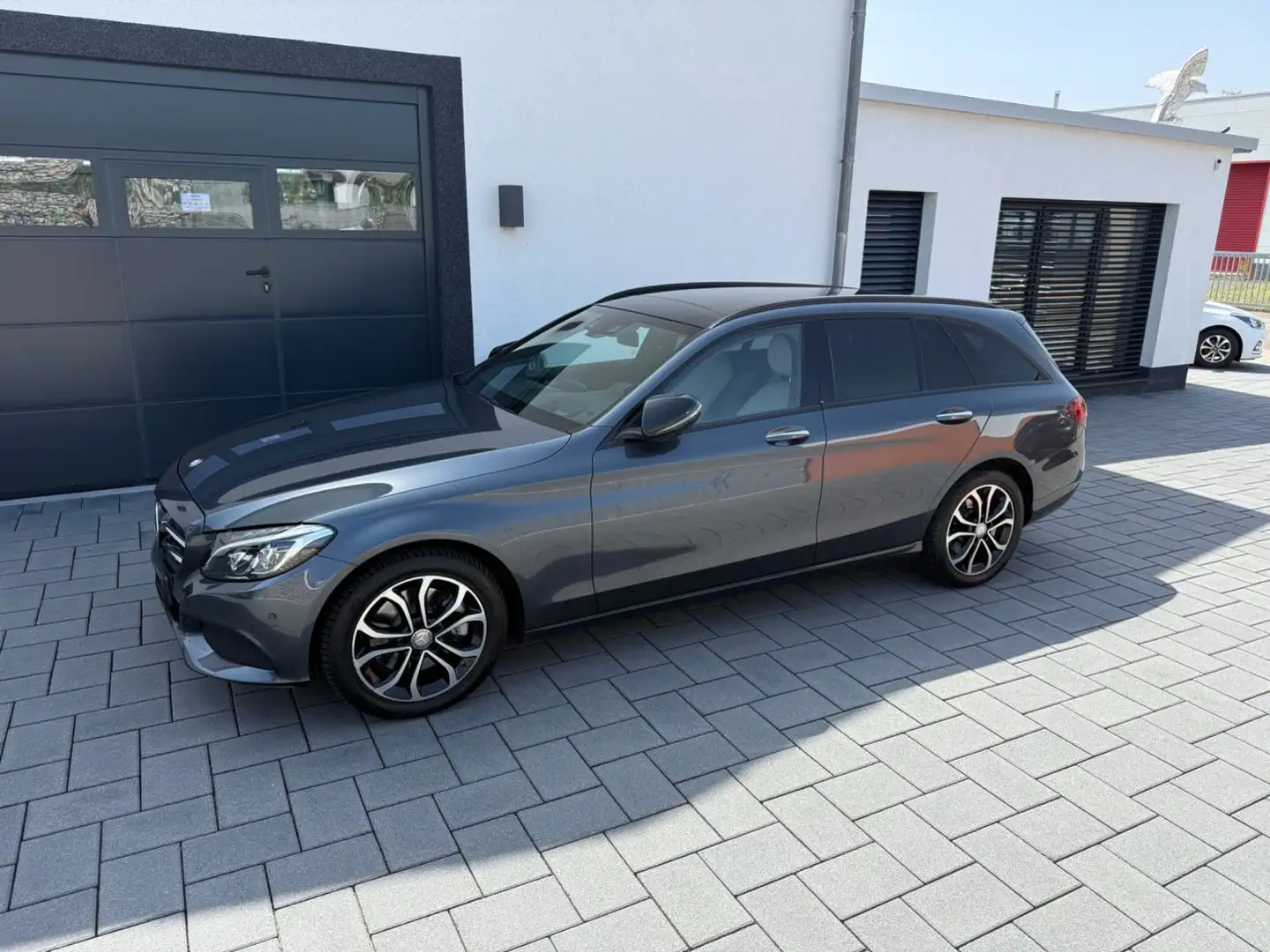 Mercedes-Benz C 300 T BlueTec Hybrid / h Avantgarde Grau - 1
