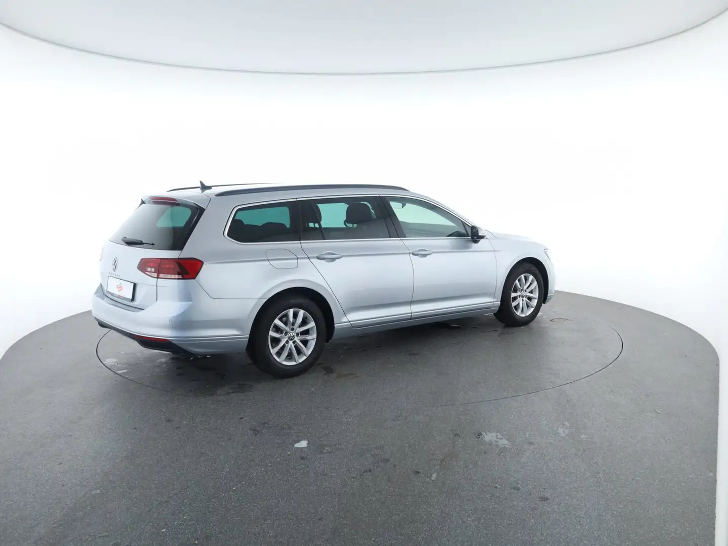 Volkswagen Passat Variant Business TDI SCR DSG Plateado - 2