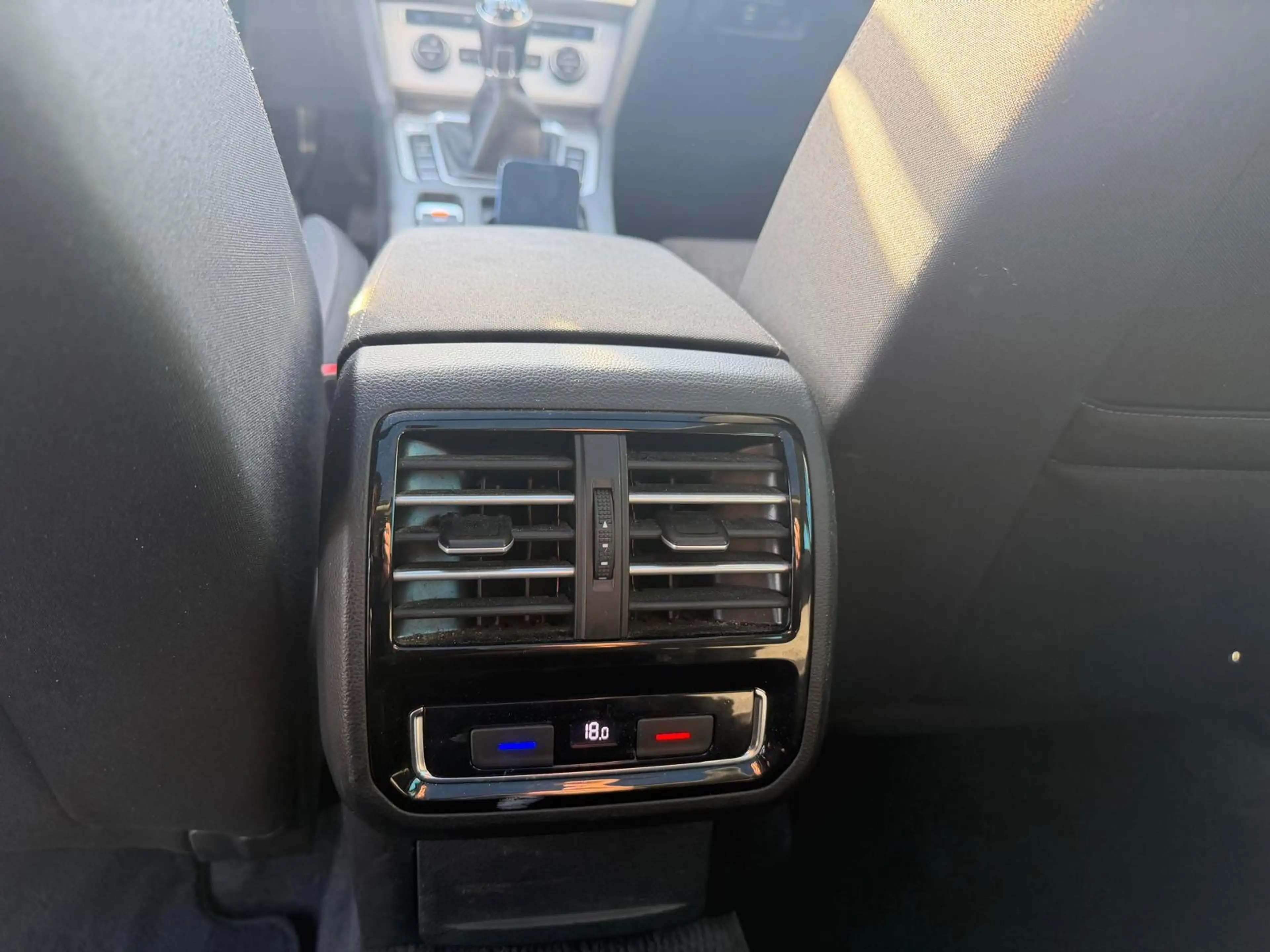 Volkswagen Passat Variant | 2016 | Connected Series | Handgeschakeld | Ex BP — photo 12