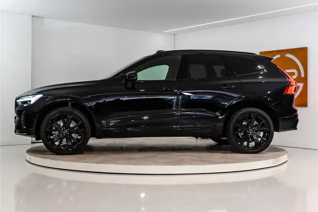 Volvo XC60 view 2