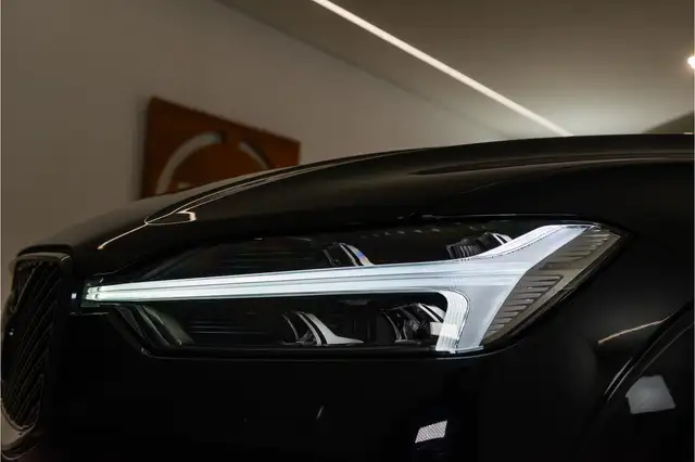 Volvo XC60 view 12
