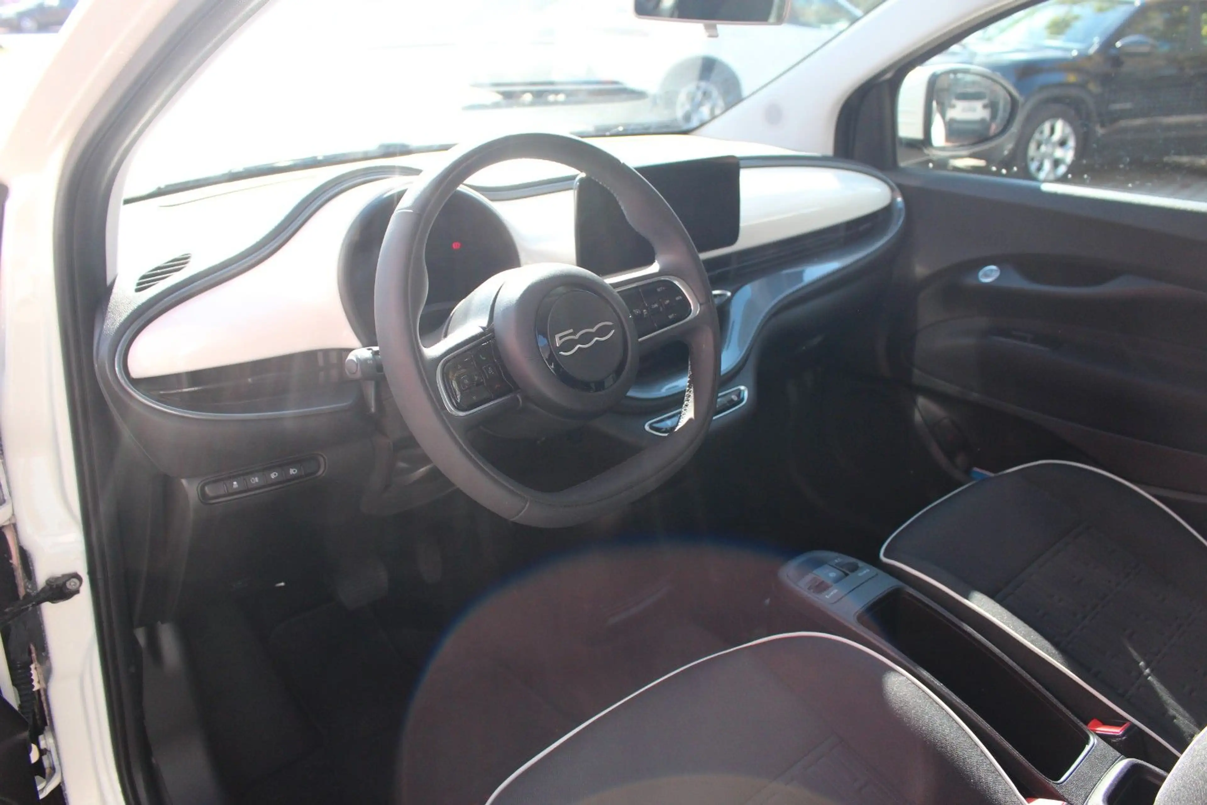 Fiat 500e SOH 97,3% CARPLAY — photo 6