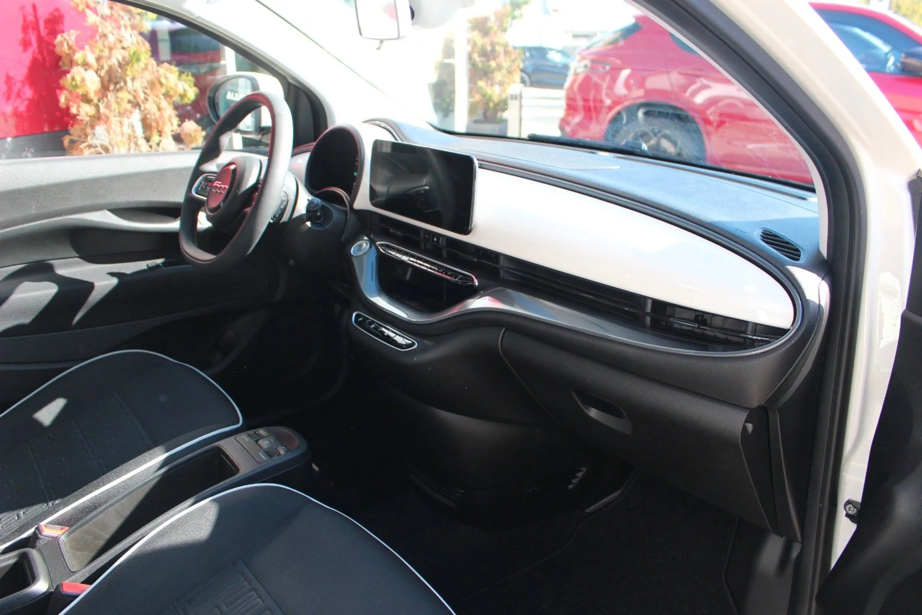 Fiat 500e SOH 97,3% CARPLAY — photo 10