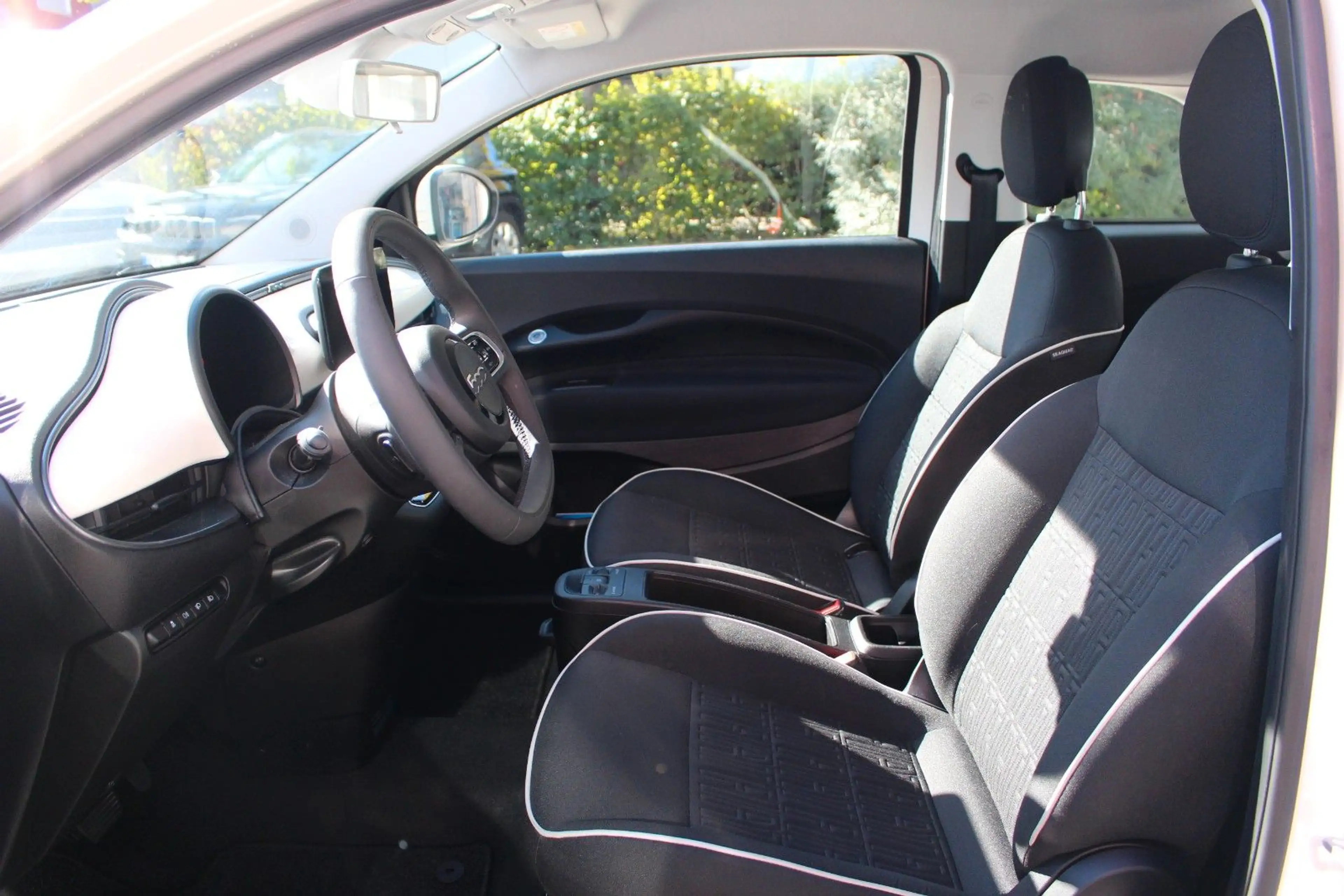 Fiat 500e SOH 97,3% CARPLAY — photo 7