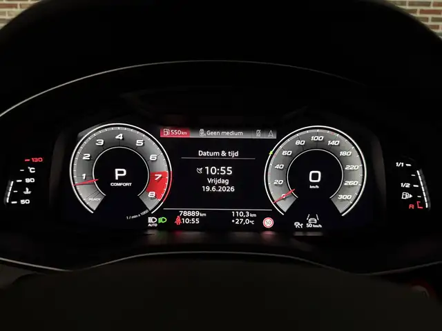 Audi SQ8 view 12