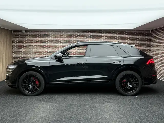 Audi SQ8 view 6