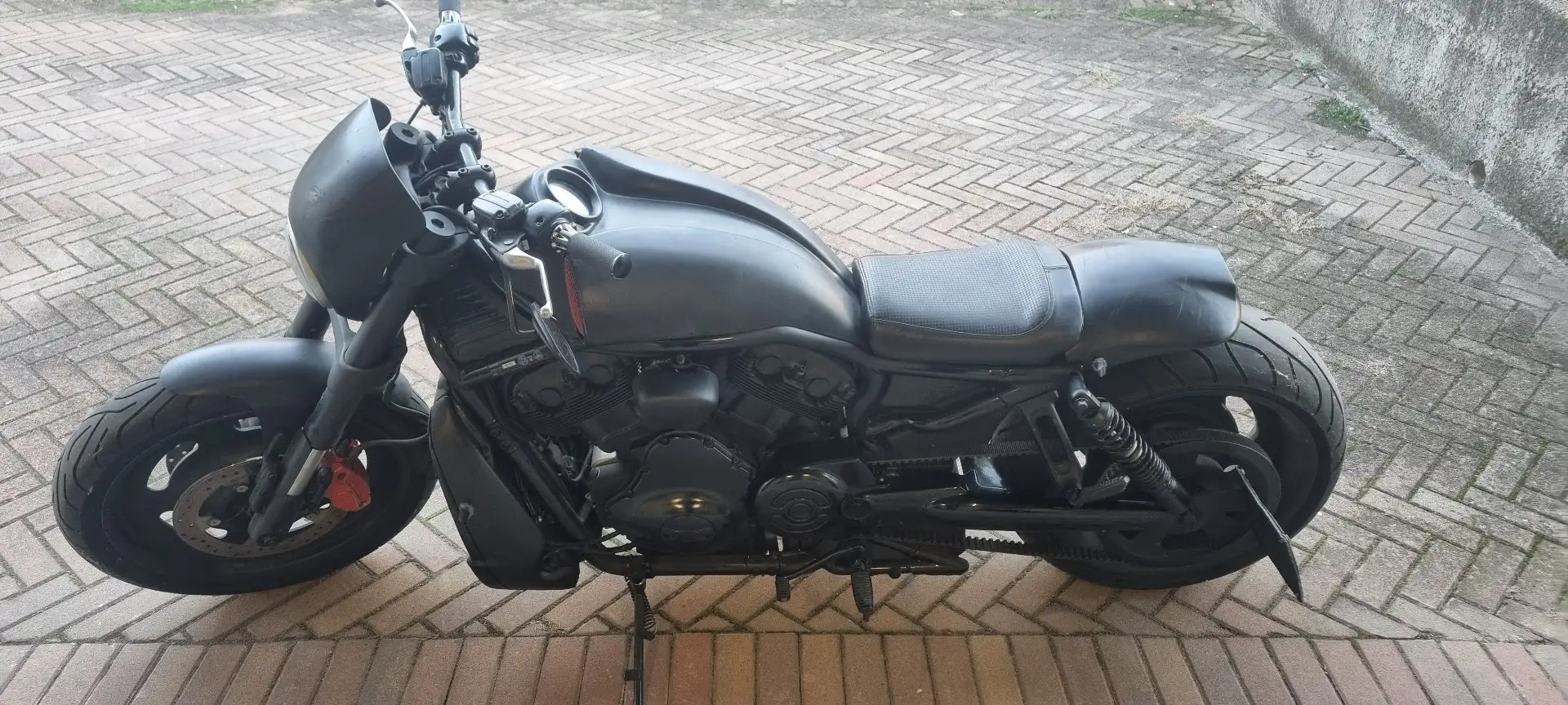 Harley-Davidson Street Rod VRSCR Чорний - 2
