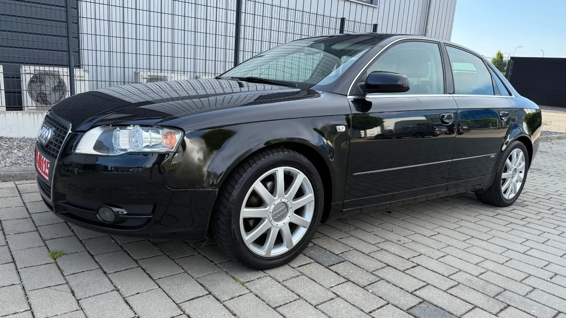 Audi A4 2.0 S-LINE BENZINER AUTOMATIK TÜV,KLIMA,LEDER Schwarz - 2