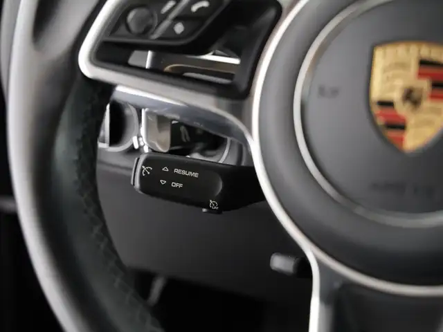 Porsche Macan view 18