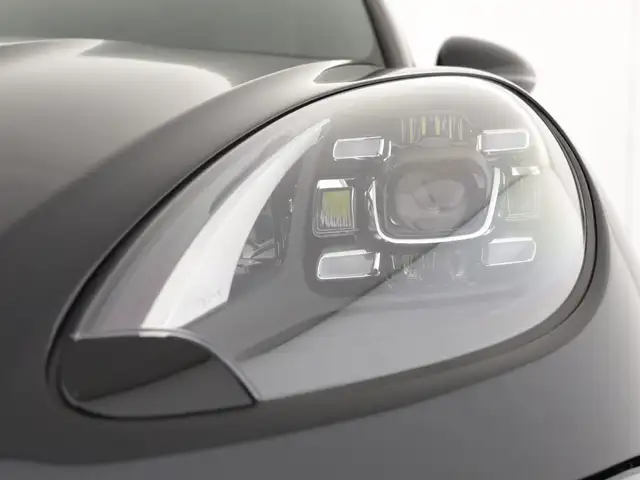 Porsche Macan view 21