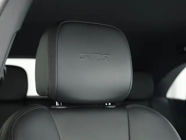 Porsche Macan view 10