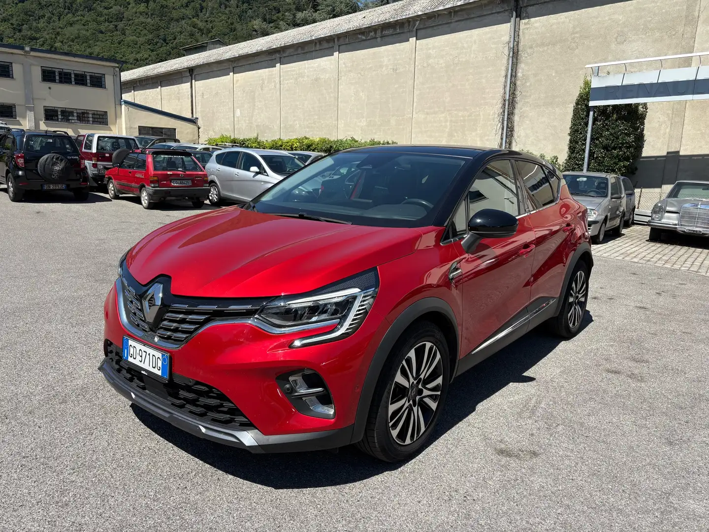Renault Captur 1.6 E-Tech PHEV INITIALE PARIS 160cv Rosso - 1