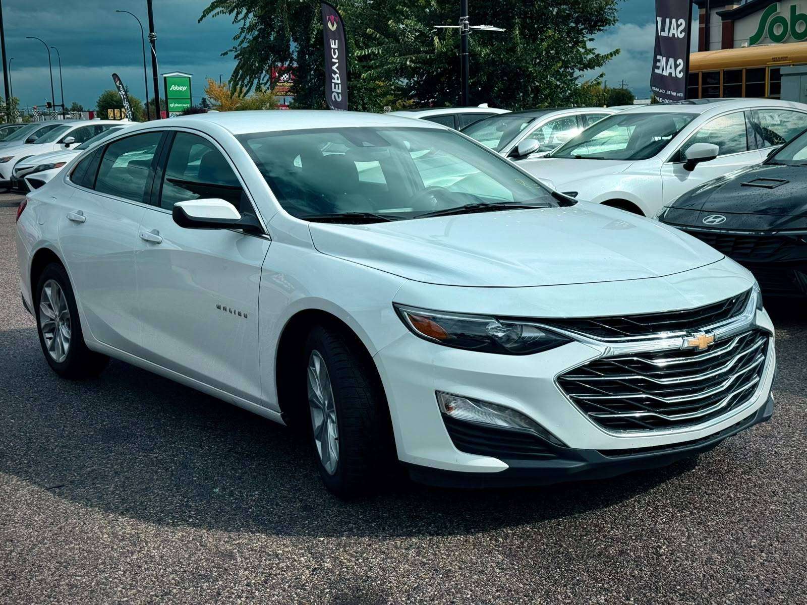 2025 Chevrolet Malibu Sedan — view 5